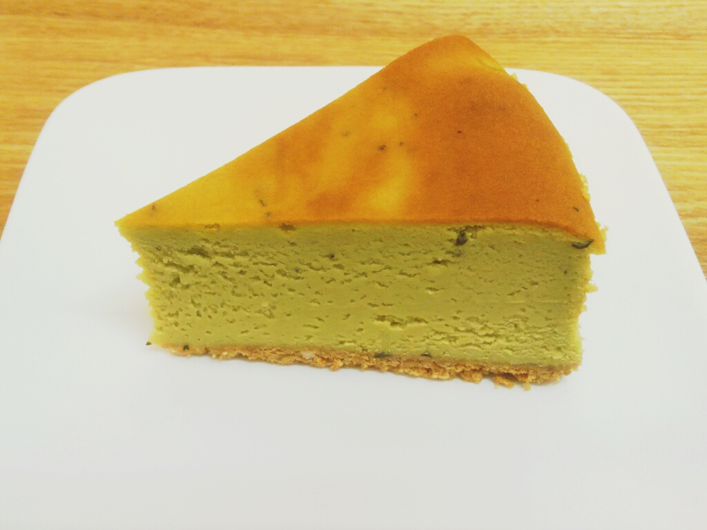緑茶のチーズケーキ　560円
