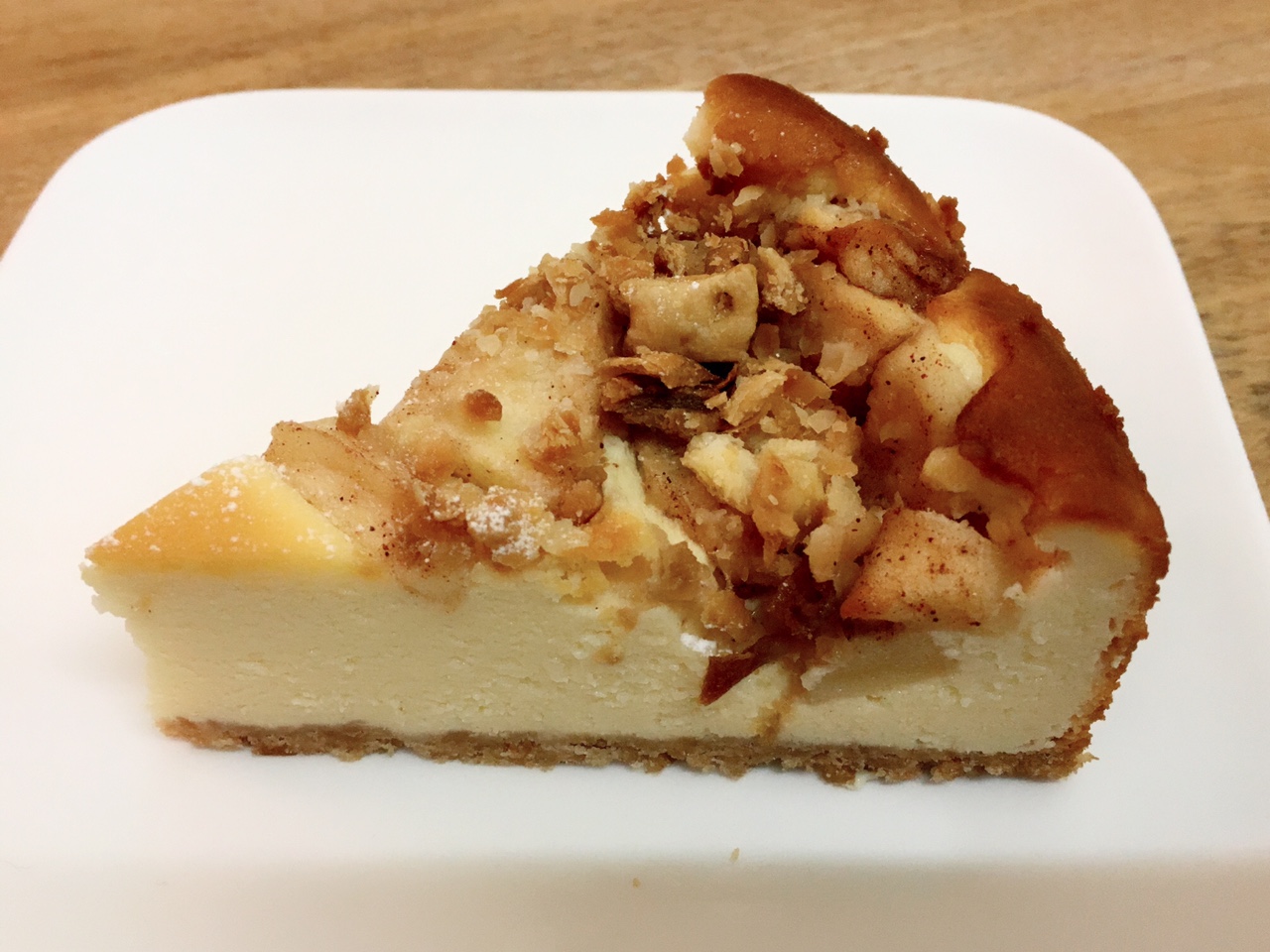 りんごのチーズケーキ　520円