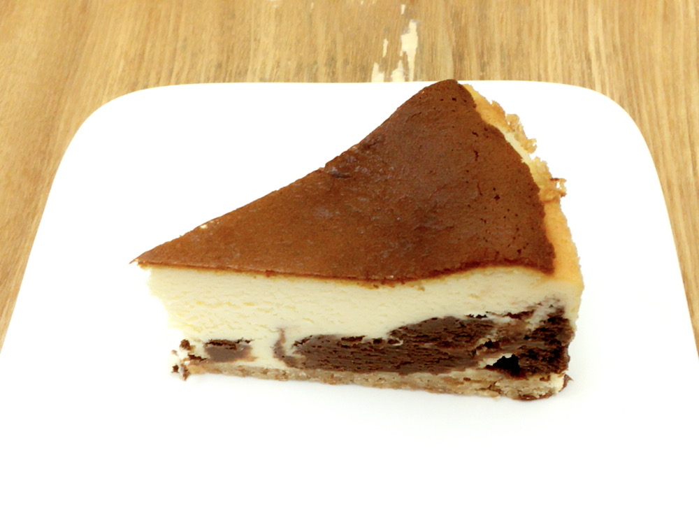 チョコマーブルチーズケーキ　520円