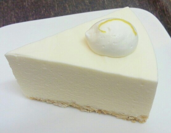はちみつレモンのレアチーズ 420円 はちみつレモンのレアチーズ 420円