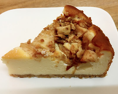 りんごのチーズケーキ 420円 りんごのチーズケーキ 420円